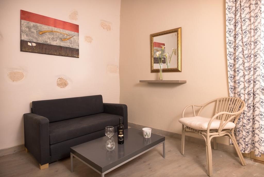 Iliotropio Art Hotel Ханя Стая снимка